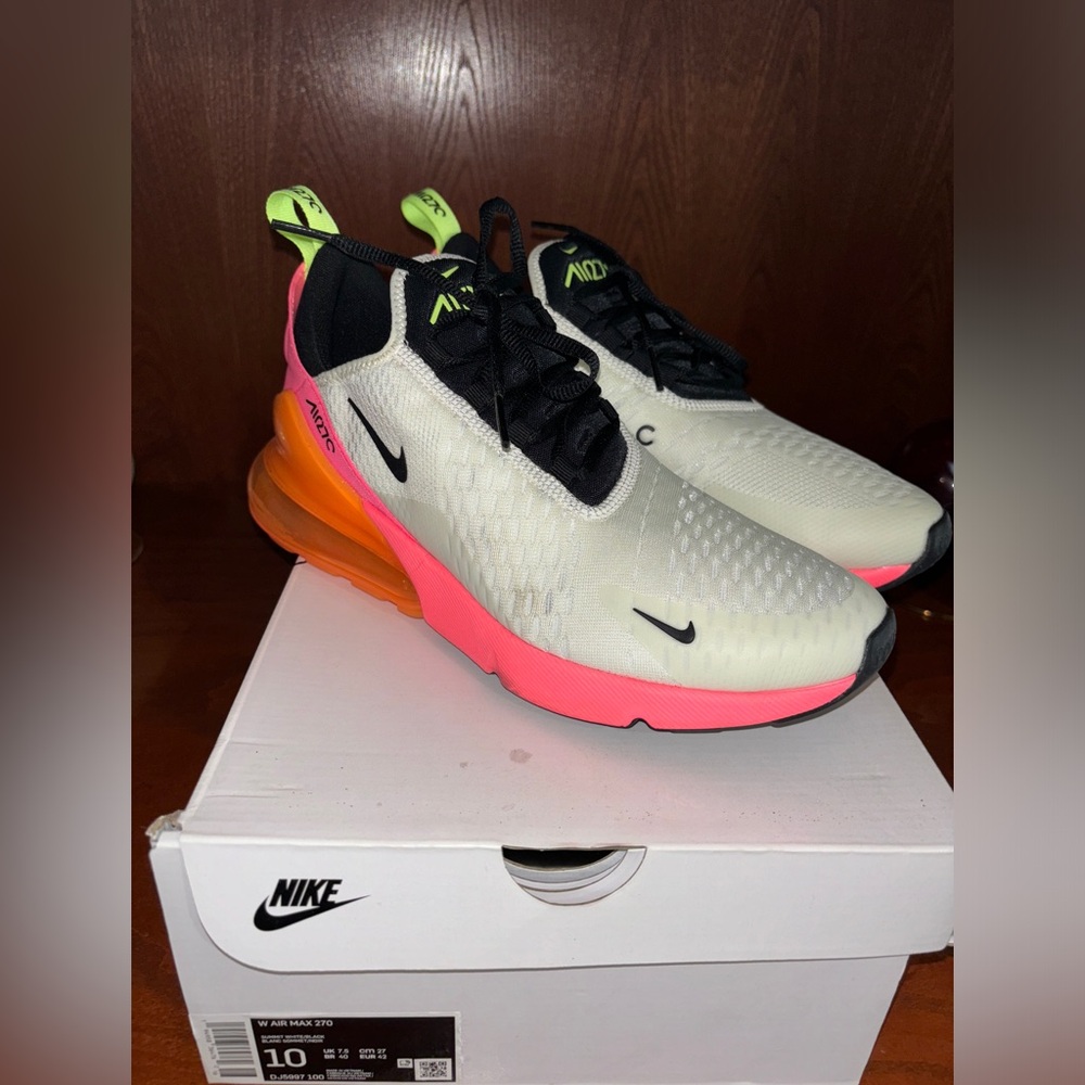 Women’s Nike 270